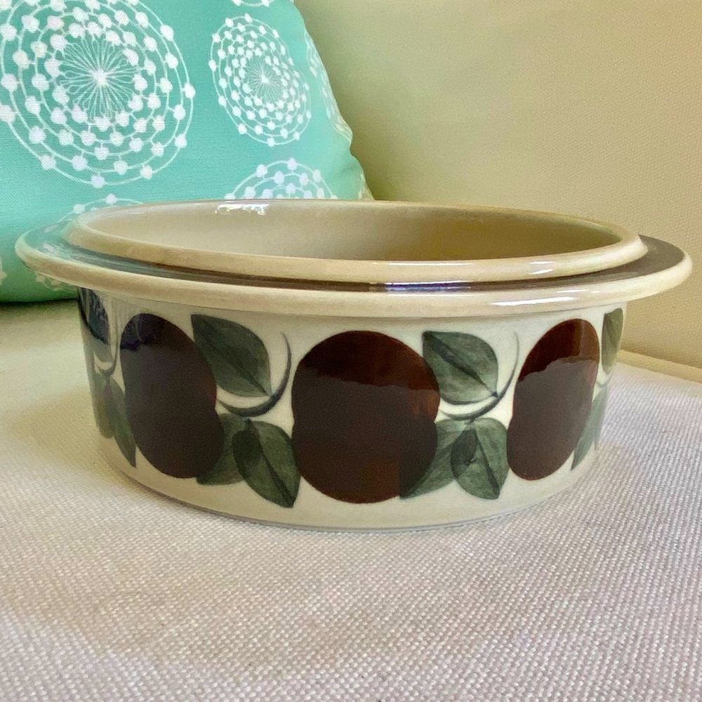 VTG ARABIA Finland RUIJA Vegetable Bowl Medium 7” Plums Leaves Hand Painted